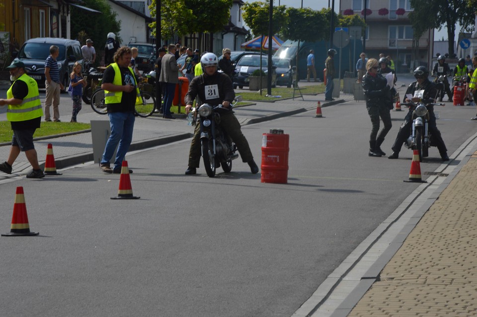 Rajd Zabytkowych Motocykli przez  Czemierniki  i pokaz piękna maszyn  z ,,duszą" - Zdjęcie główne