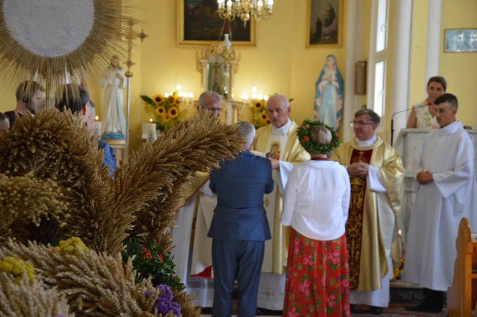 Dożynki powiatowo - gminne w Woli Osowińskiej  - Zdjęcie główne