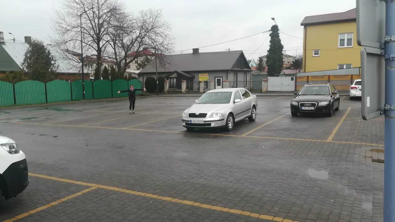 Parkingi w centrum miasta płatne, właściciele sklepów w centrum w rozpaczy  - Zdjęcie główne