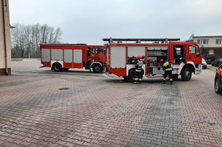 Dzwonimy po ratunek do straży pożarnej  - Zdjęcie główne