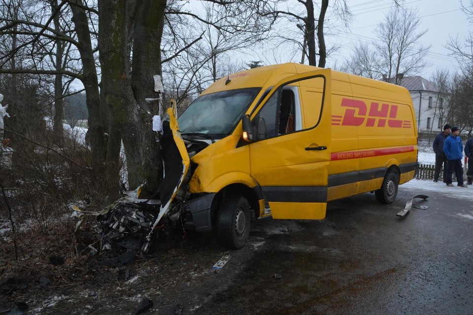 Bus uderzył w cysternę - Zdjęcie główne