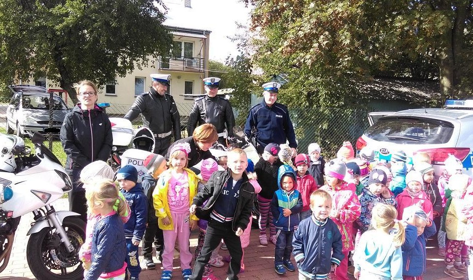 Policjanci w przedszkolu o bezpieczeństwie - Zdjęcie główne