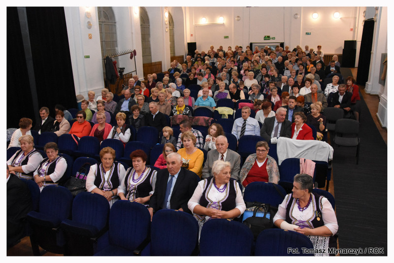 ,,Graj piękny Cyganie" - koncert Zespołu Wokalnego „Przyjazne Nuty” - Zdjęcie główne