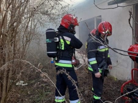 RADZYŃ: Palił się pustostan przy ul. Bohaterów 5 - Zdjęcie główne