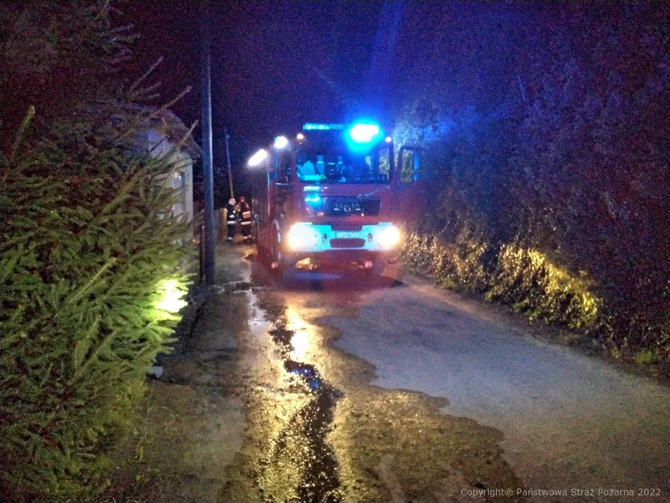 Na ul. Bohaterów zapalił się piecyk z butlą gazową  - Zdjęcie główne