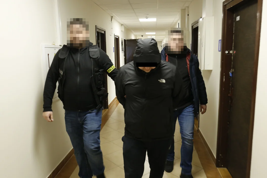 Lublin: Mieli narkotyki oraz nielegalny alkohol i papierosy. Grozi im więzienie - Zdjęcie główne