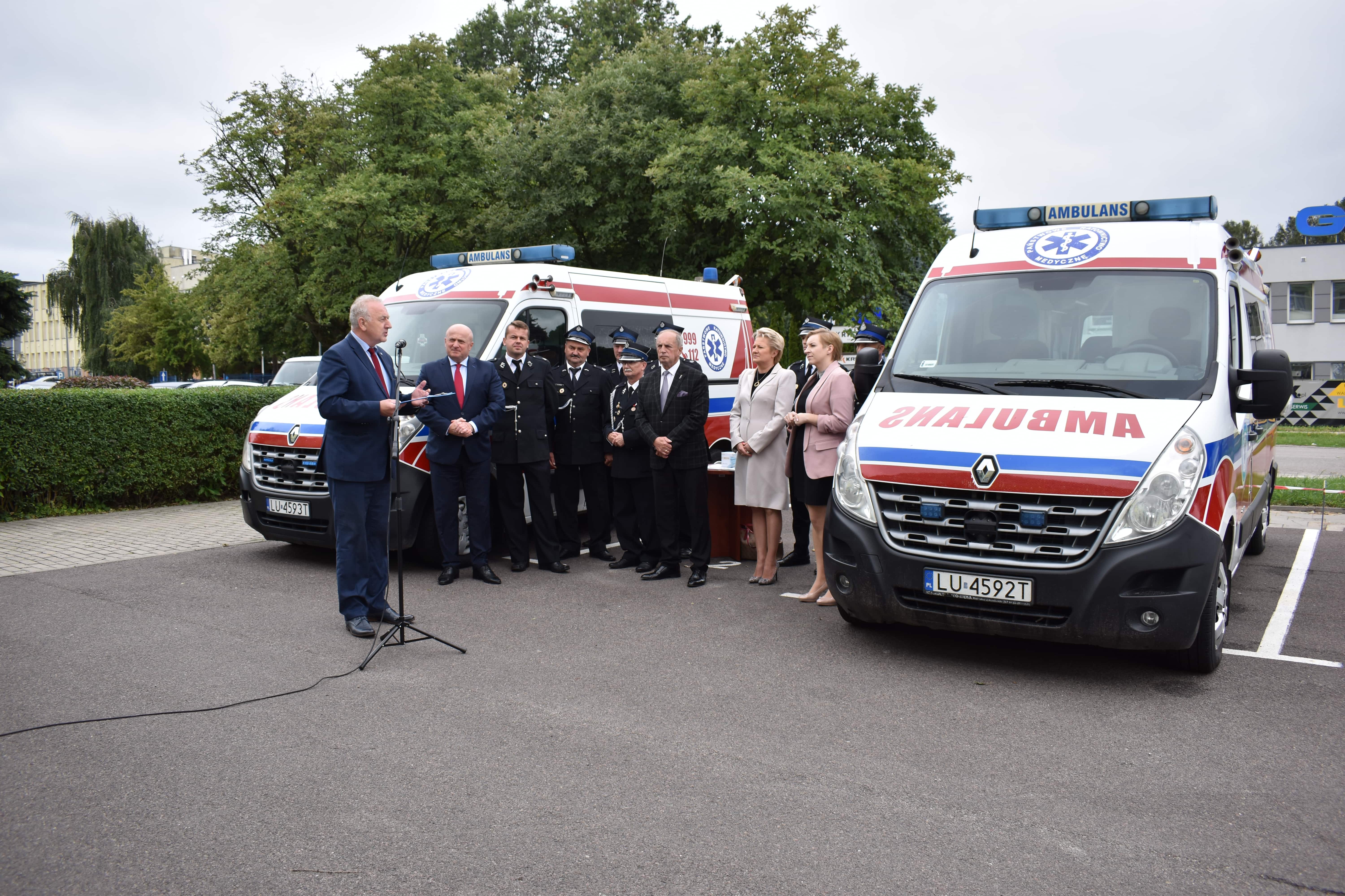 Strażacy dostali ambulanse sanitarne