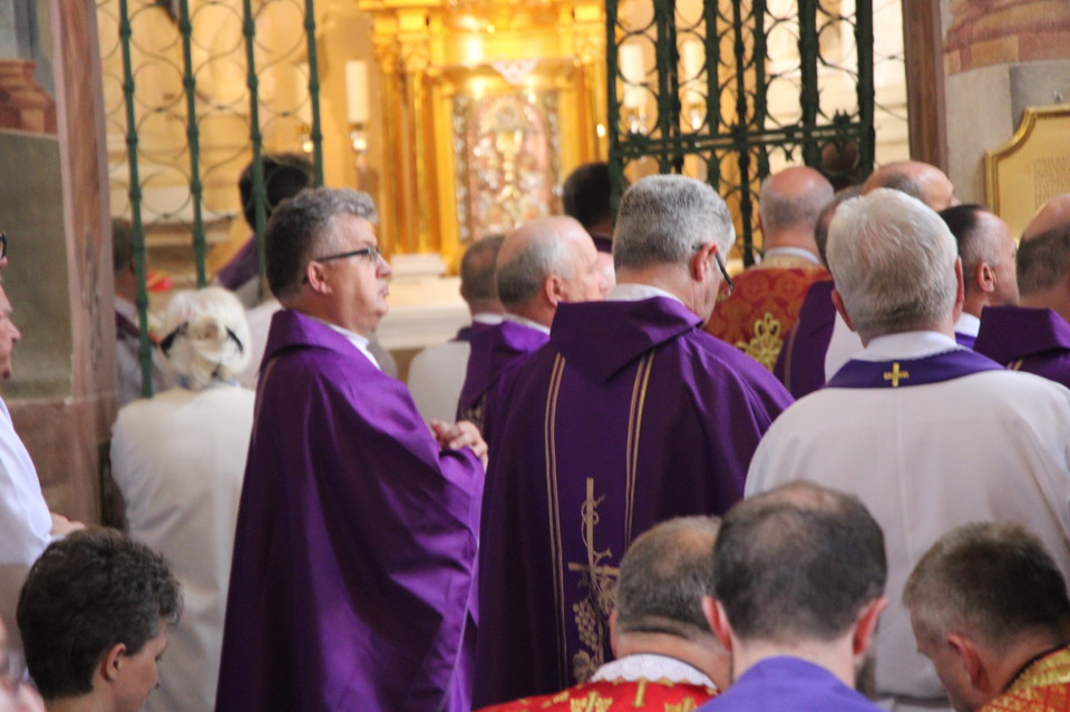 Zakończyły się uroczystości pogrzebowe arcybiskupa Bolesława Pylaka - Zdjęcie główne