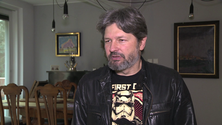 Grzegorz Kalinowski kontynuuje przygody Heńka Wcisło. Tym razem bohater książki „Śmierć frajerom” z nową tożsamością trafia do Chicago - Zdjęcie główne