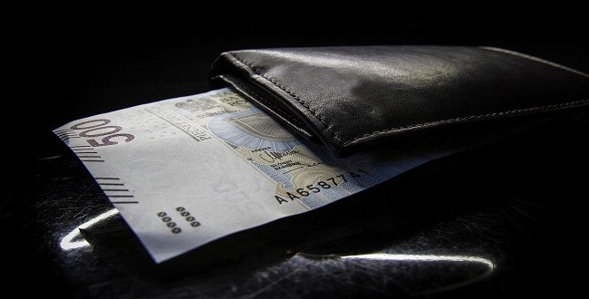 Kredyt gotówkowy dla pracujących za granicą — jak go otrzymać? - Zdjęcie główne