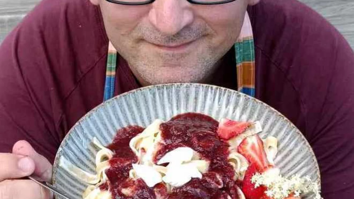Makaron i truskawki - smak dzieciństwa... - Zdjęcie główne