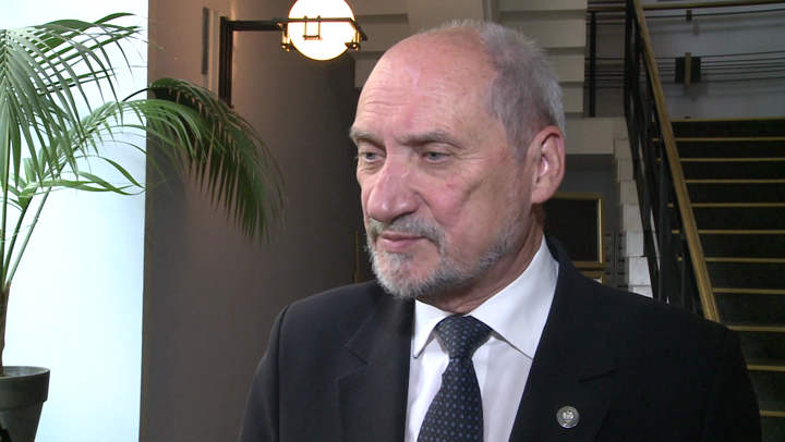 A. Macierewicz: 130 mld zł przeznaczone na modernizację armii może i powinno być w większości wydane w Polsce - Zdjęcie główne