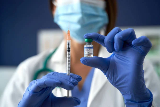 Koronawirus: Będą obowiązkowe szczepienia? Doradca premiera mówi o przymuszaniu do szczepienia - Zdjęcie główne
