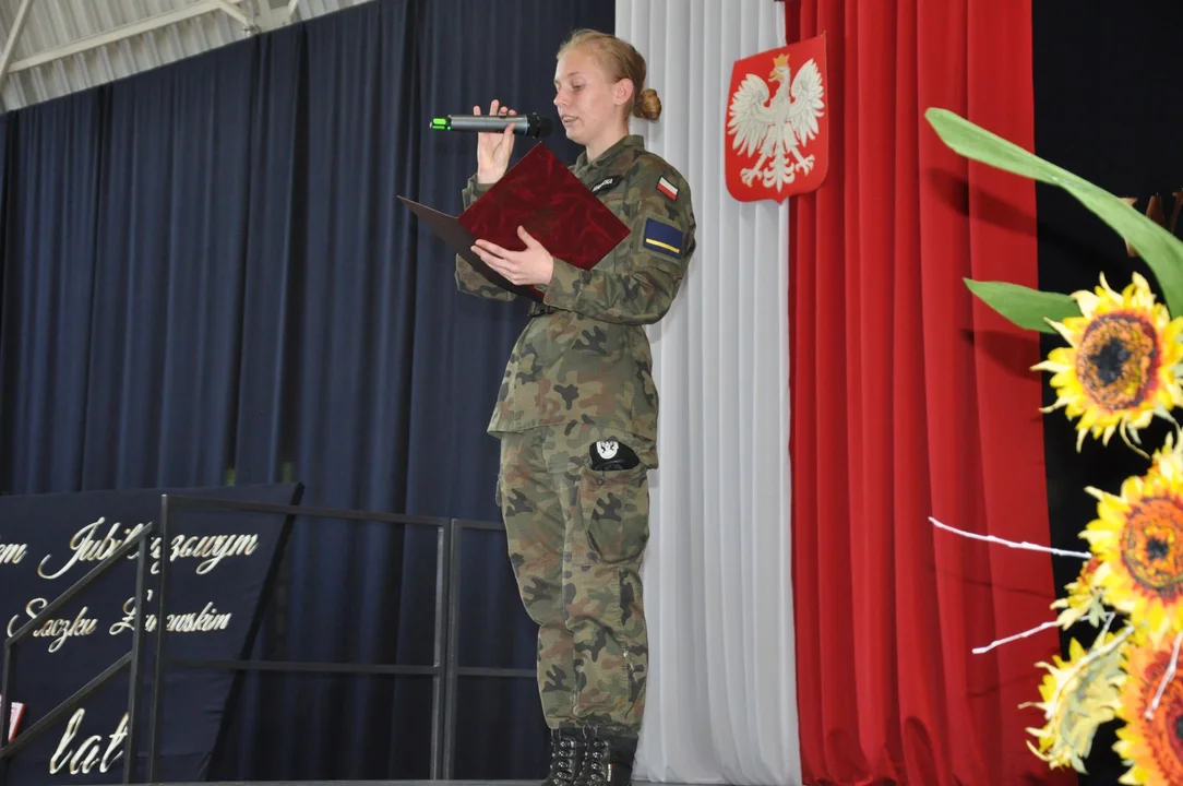 Ślubowanie klas pierwszych w Zespole Szkół w Stoczku Łukowskim