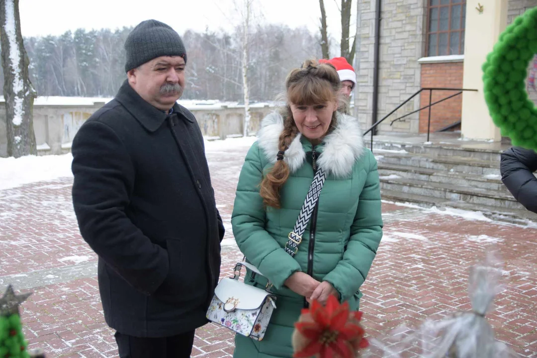 Koło Gospodyń Wiejskich w Zimnej Wodzie zaprosiło na kiermasz świąteczny na pomoc Marcie Ochnik