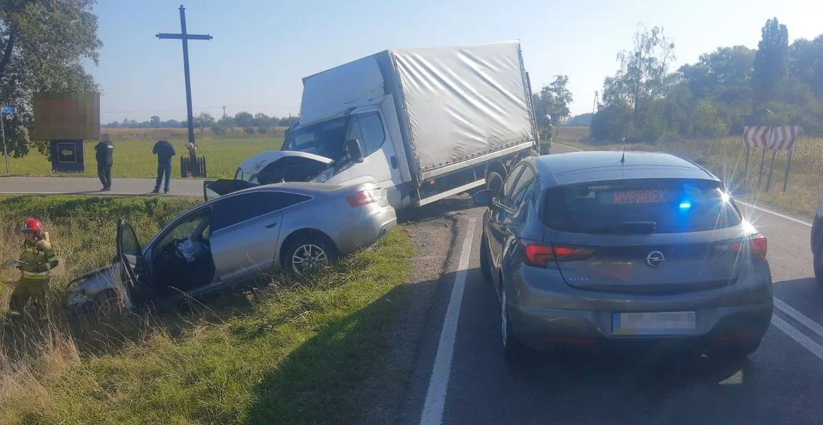 Powiat radzyński: Wypadek samochodowy we wsi Brzozowy Kąt. Nowe informacje