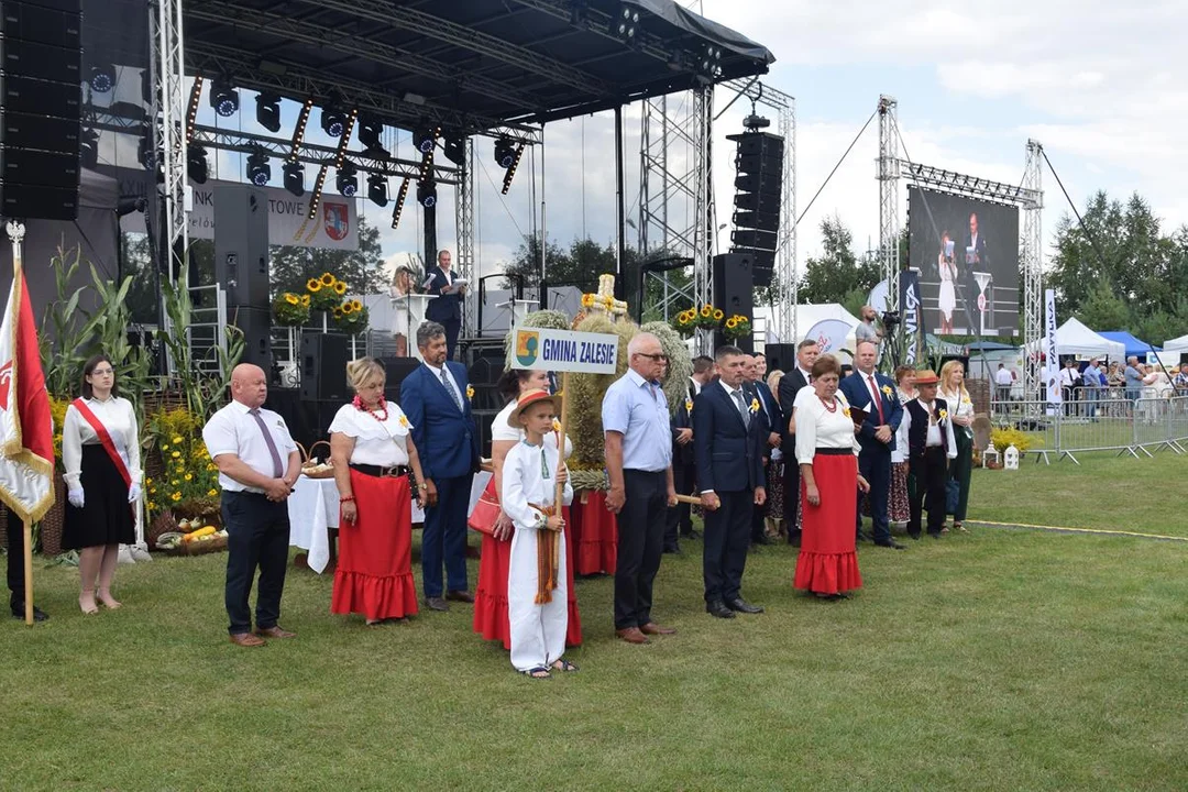 Dożynki Powiatowe w Drelowie 2023. Korowód i prezentacja wieńców