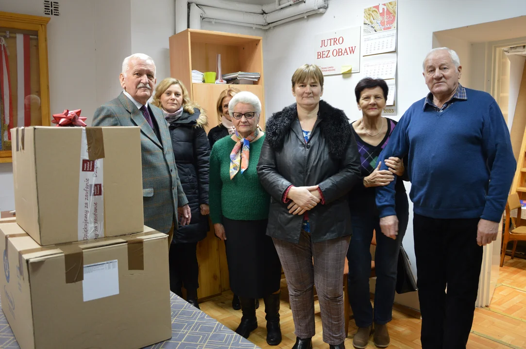 Świąteczna Paczka od Stowarzyszenia Pokolenia w Opolu Lubelskim