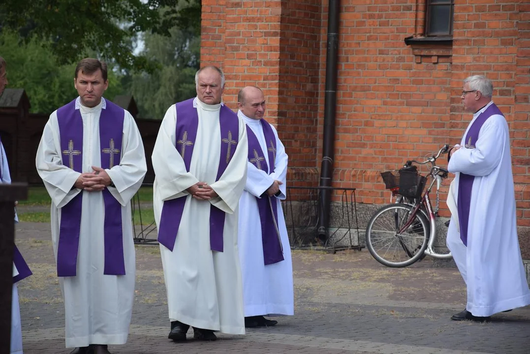 Uroczystości pogrzebowe śp. ks. kanonika Henryka Prządki