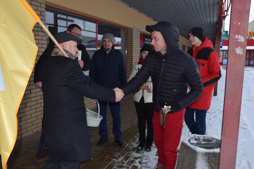 Kazimierz zagrał dla Romualda Lipki. Pamiętamy. Śpiewamy.