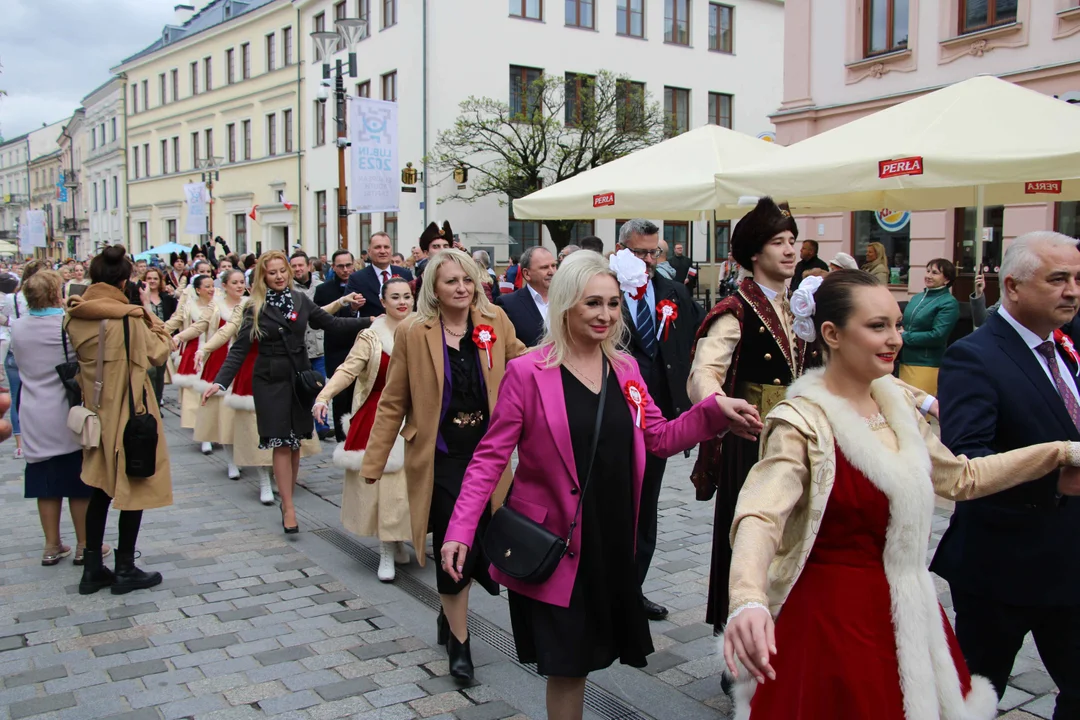 Obchody 3 maja w Lublinie. Mieszkańcy zatańczyli wspólnie Poloneza