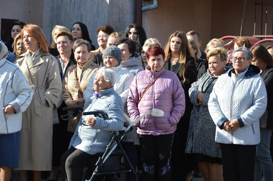 Uroczystość odłonięcta tabicy pamiątkowej poświęconej chodelskim Żydom zamrodowanym podczas akcji „Reinhardt”