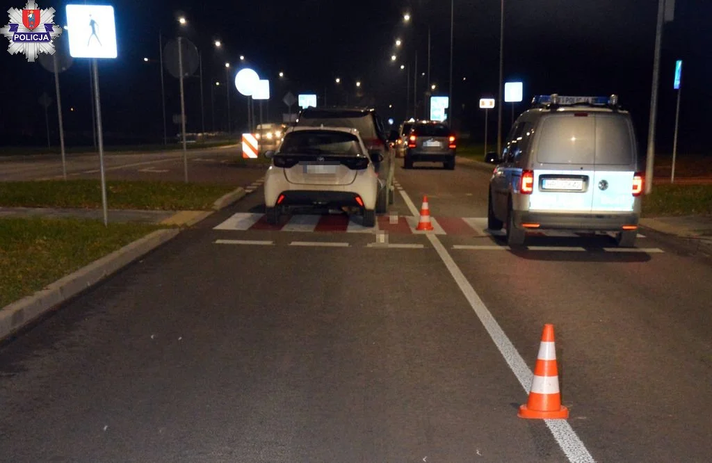 Zamość: Jeep potrącił pieszą na pasach. W auto wjechał jeszcze inny samochód