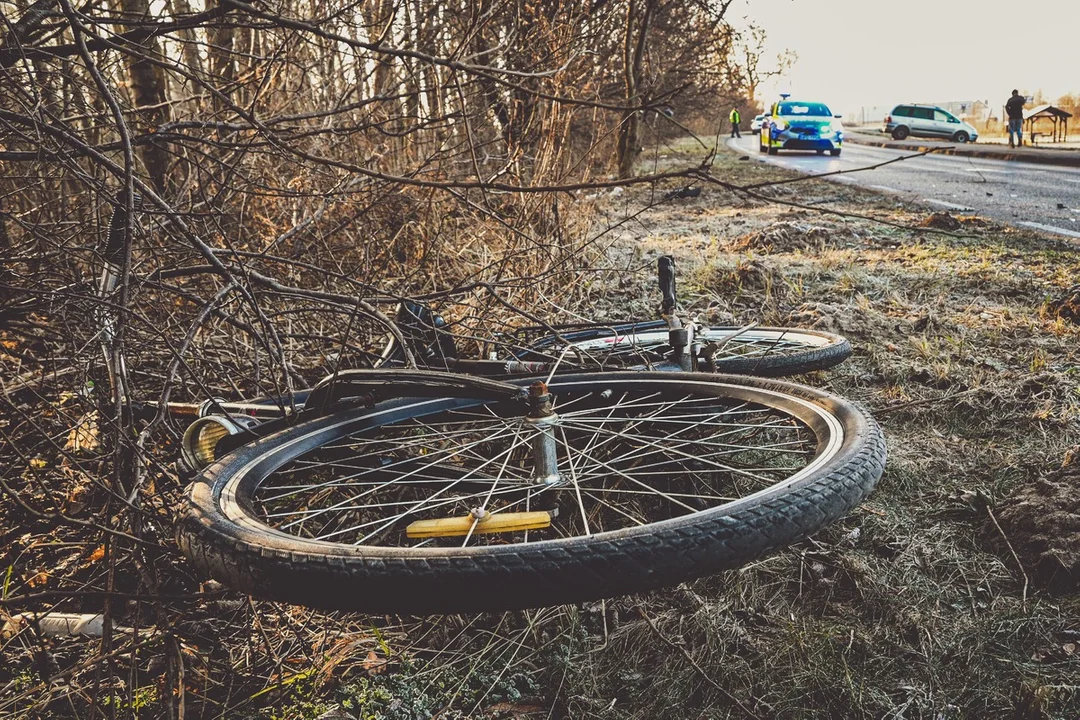 Rowerzystka z wczorajszego wypadku w Wesołówce poważnie ranna - Zdjęcie główne