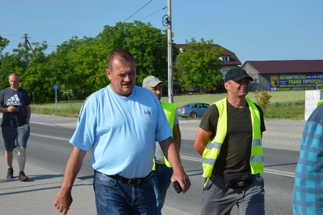 Poniedziałkowa akcja protestacyjna producentów malin w Opolu Lubelskim