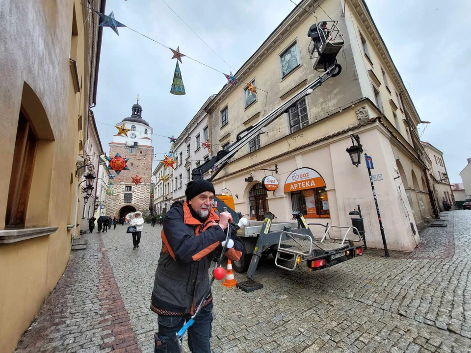 Iluminacje świąteczne zniknęły z przestrzeni miejskiej [ZDJĘCIA] - Zdjęcie główne