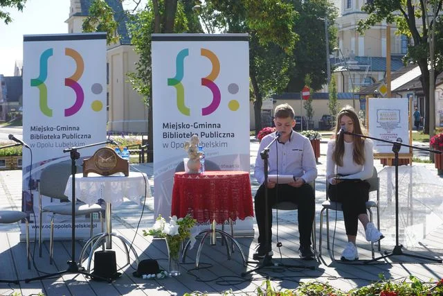 Narodowe Czytanie, Skwer Miejski w Opolu Lub.