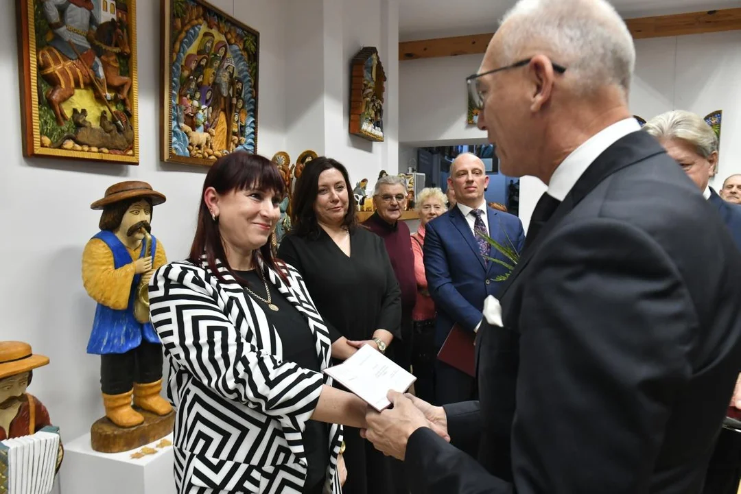 Agnieszka Szaniawska, Edyta Sak i Elżbieta Sadło z odznakami „Zasłużony dla Kultury Polskiej”