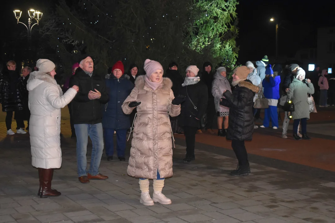 Kurów ponownie miastem. Tak bawili się mieszkańcy na Rynku (zdjęcia) - Zdjęcie główne