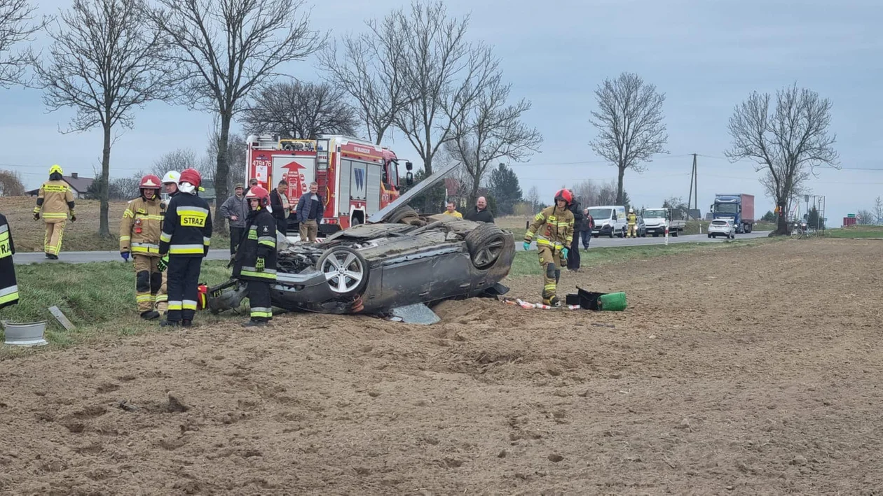 Wypadek w gminie Wojcieszków. Dwie osoby trafiły do szpitala