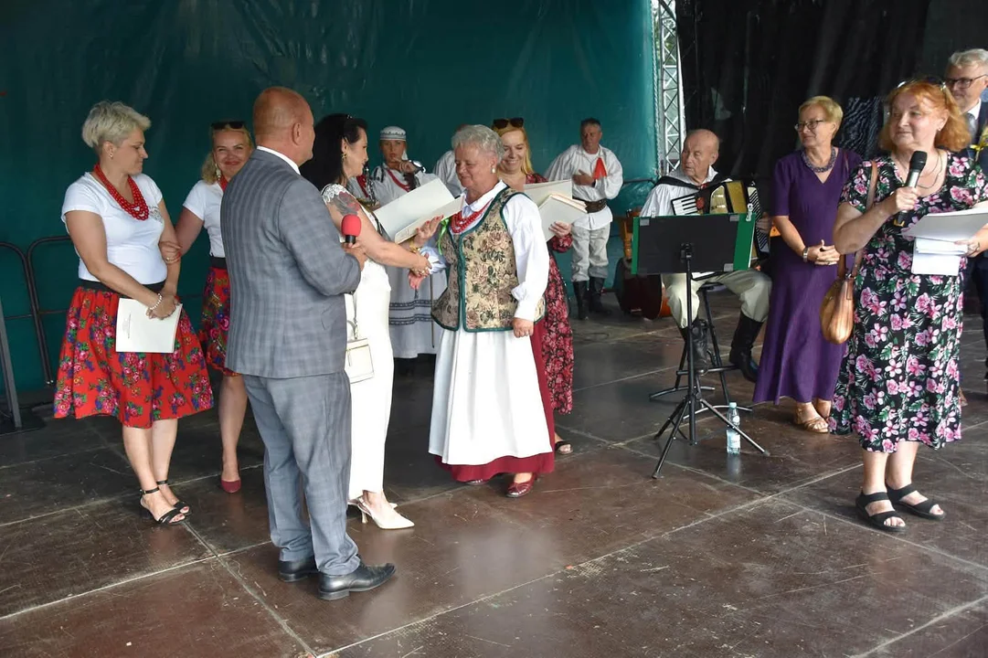 Oni stworzyli najpiękniejszy wieniec dożynkowy (foto) - Zdjęcie główne