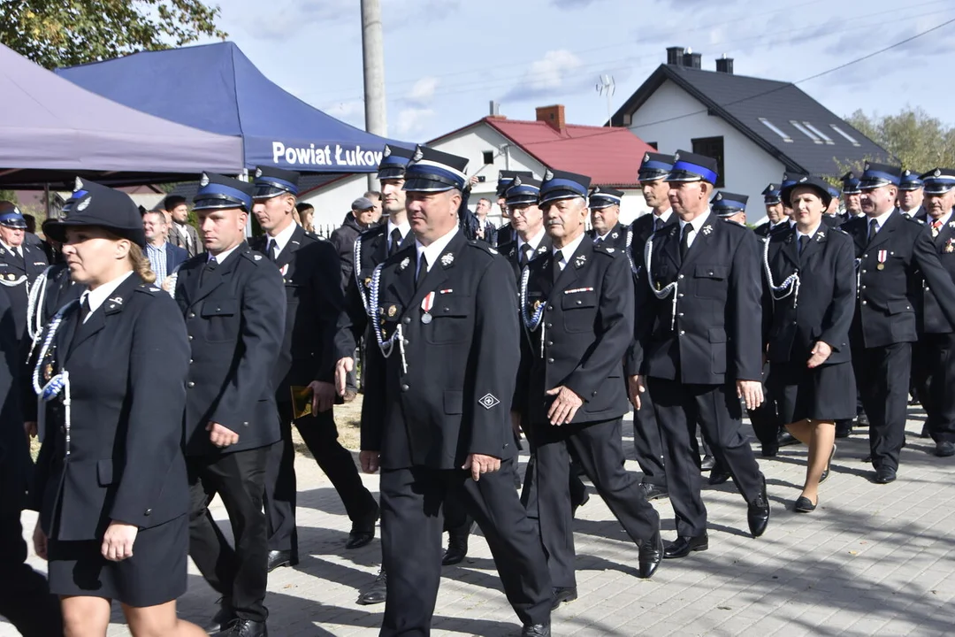 WRĘCZENIE MEDALI I  WYRÓŻNIEŃ PAMIĄTKOWE ZDJĘCIA ZAKOŃCZENIE UROCZSTOŚCI ZDJ. JANUSZ KRYCZKA