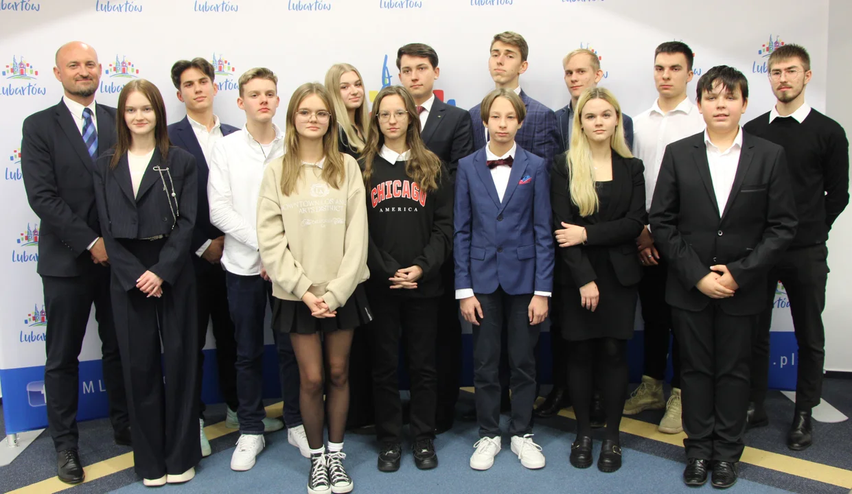 Pierwsze posiedzenie Młodzieżowej Rady Miasta w Lubartowie (zdjęcia) - Zdjęcie główne