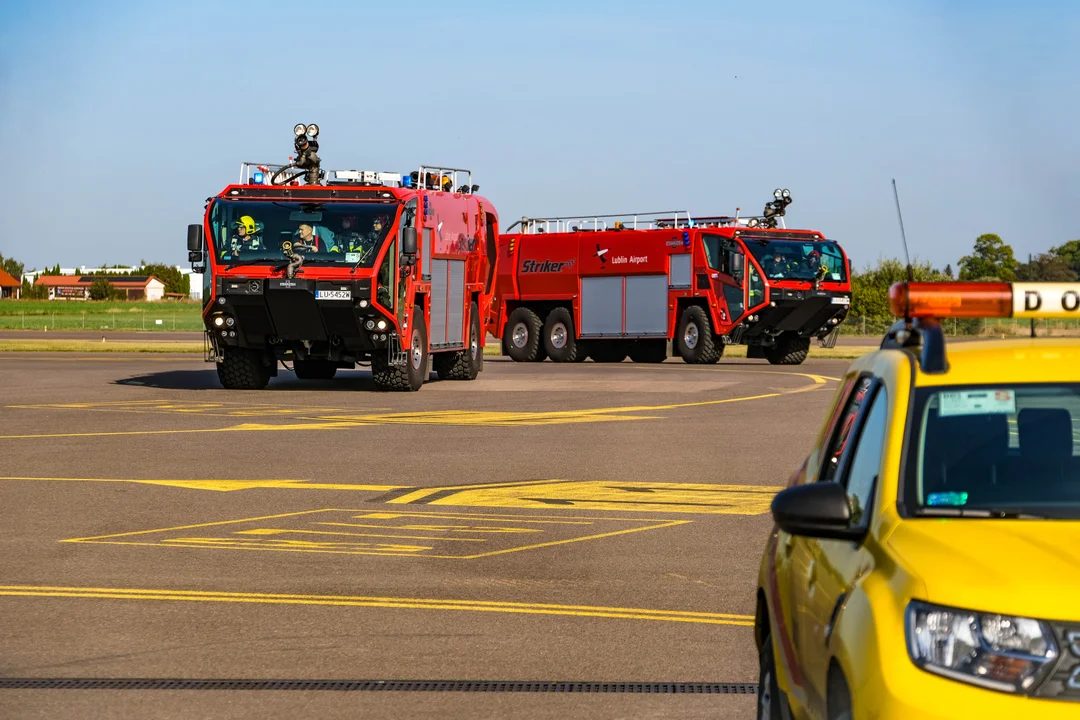 Samolot miał awaryjnie wylądować na lubelskim lotnisku. Na miejscu były służby