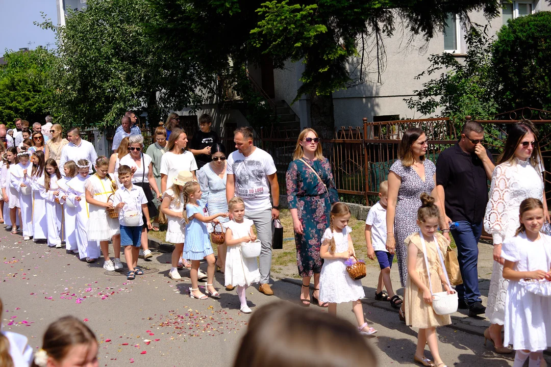 Procesja Bożego Ciała w parafii Matki Kościoła w Łukowie