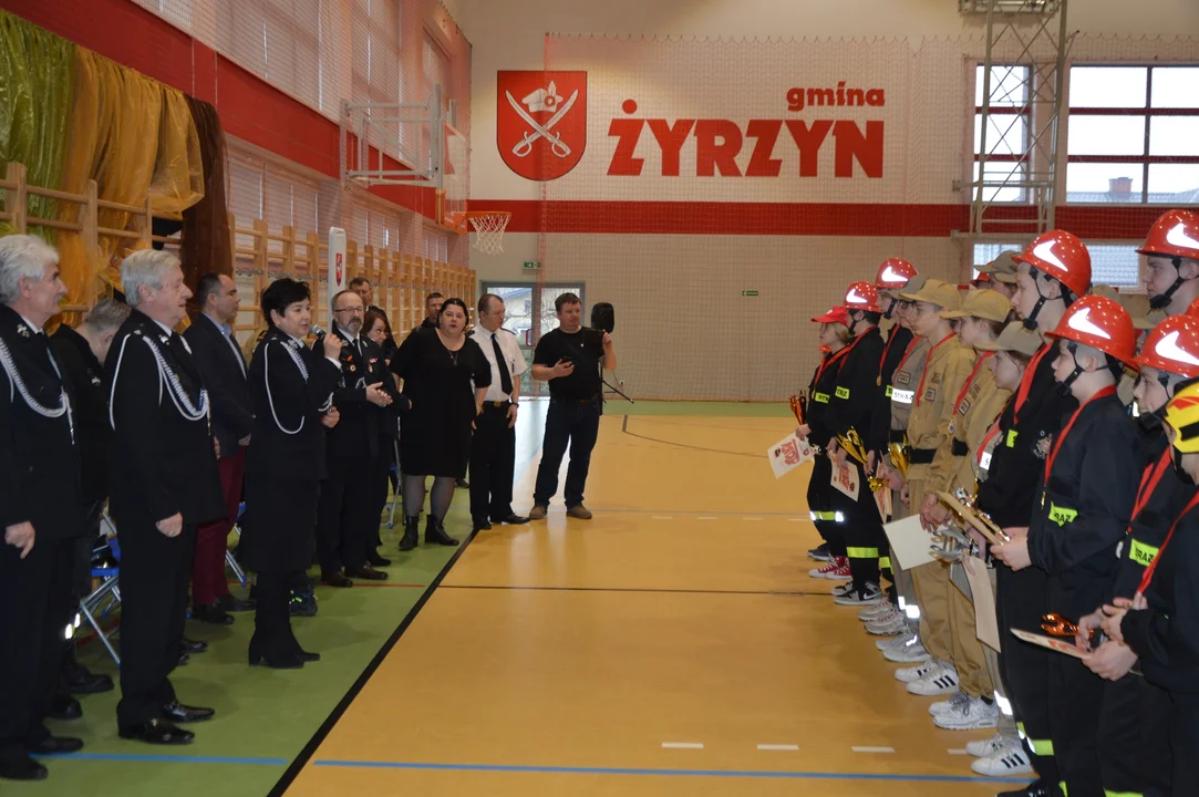 Halowe zawody sportowo-pożarnicze w Żyrzynie