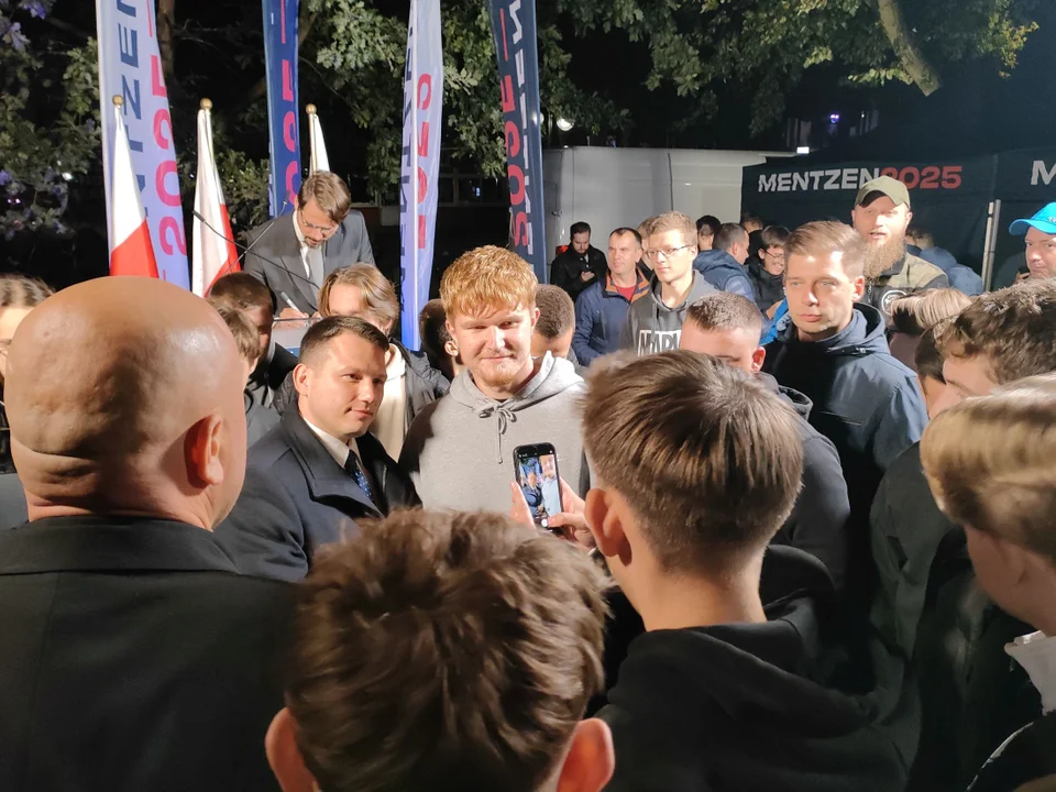 Mieszkańcy Łukowa chętnie robili zdjęcia z Mentzenem