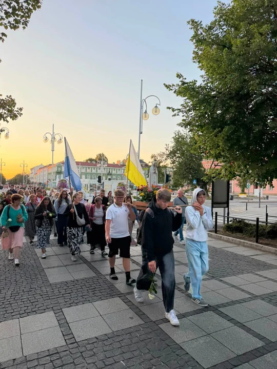 Z Gończyc na Jasną Górę. "8B melduje się u kochanej Matki!"
