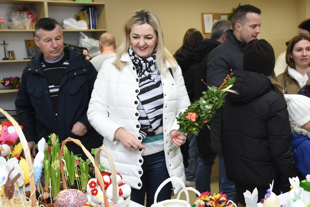 Piękne ozdoby wielkanocne na kiermaszu w Anielinie