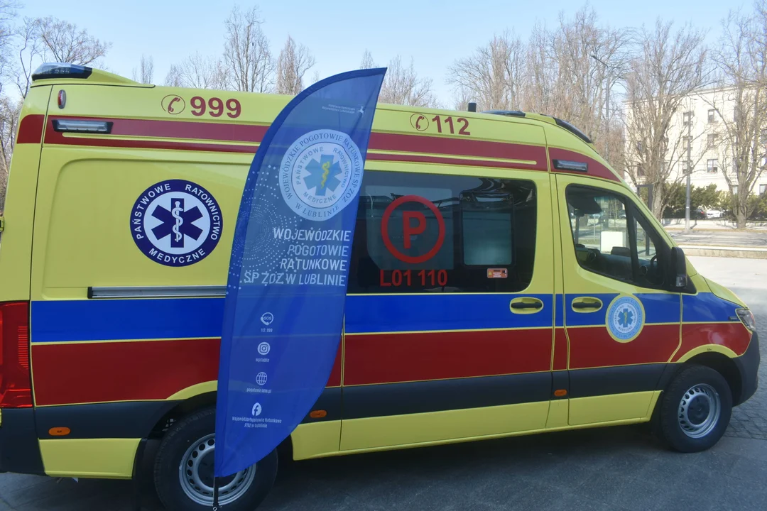 Karetki z najwyższej półki i odznaczenia dla ratowników za akcję po karambolu