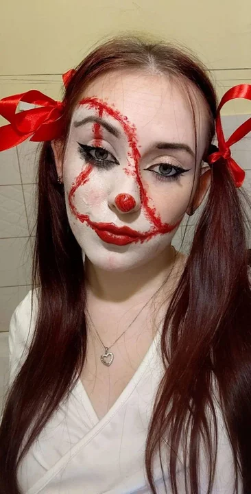Strasznie piękny makijaż