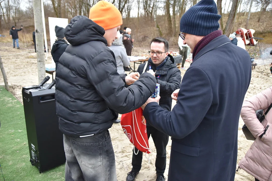 WOŚP w Międzyrzecu Podlaskim - wolontariusze i morsowanie