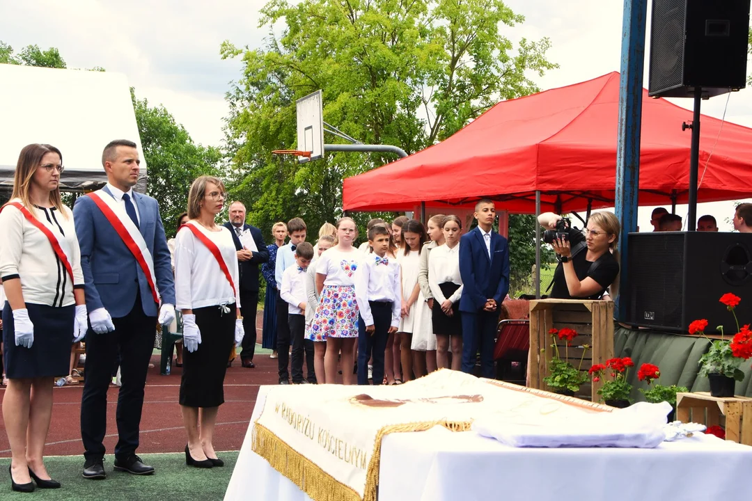 Szkoła Podstawowa w Radoryżu Kościelnym ma nowego patrona. To znany pisarz