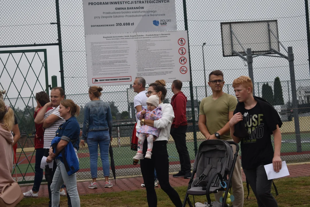 Zabawa i edukacja w jednym - tak wyglądał piknik "Bezpiecznie z Koziołkami" w Baranowie. ZOBACZ ZDJĘCIA