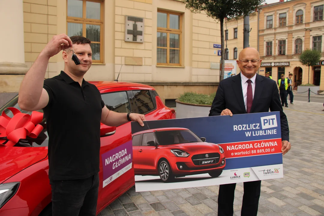 Suzuki ma już swojego właściciela. Samochód hybrydowy trafił do pana Bartosza - Zdjęcie główne