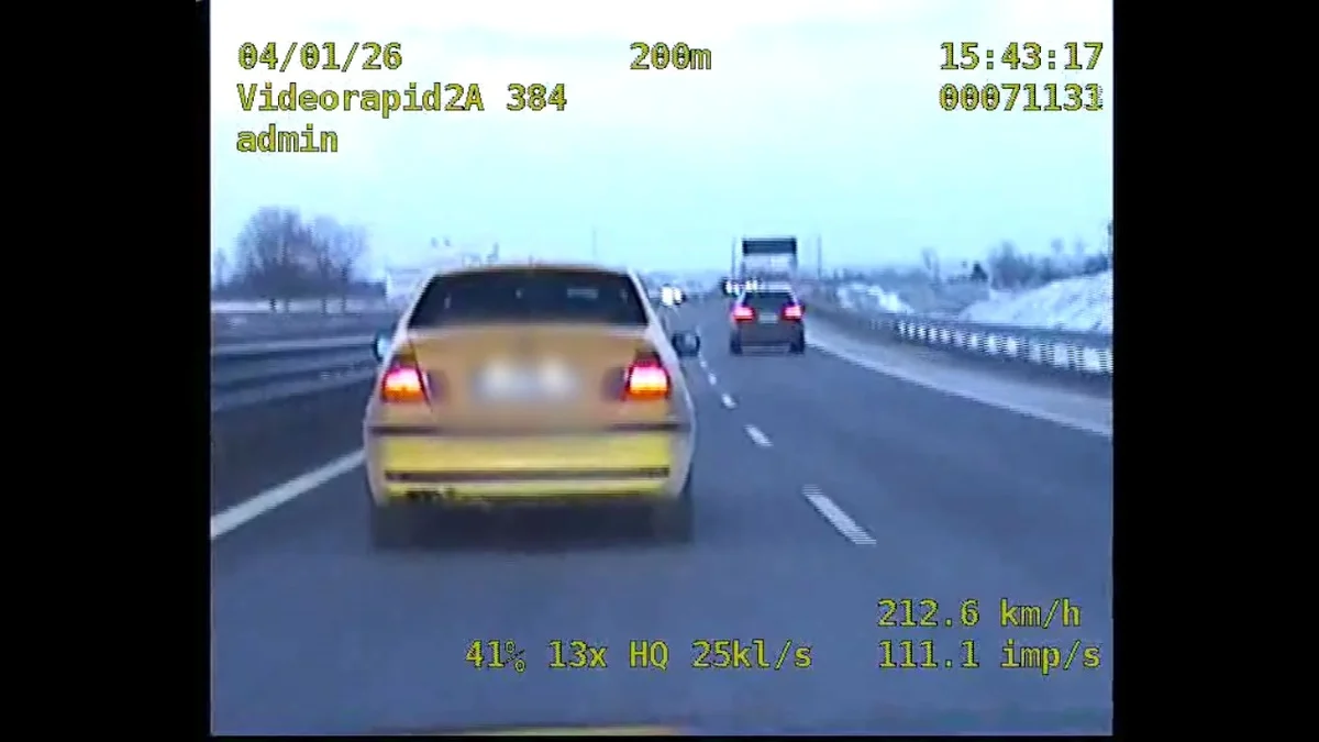 Pościg za BMW na ekspresówce w kierunku Lublina. Kierowca zjechał i próbował uciekać pieszo